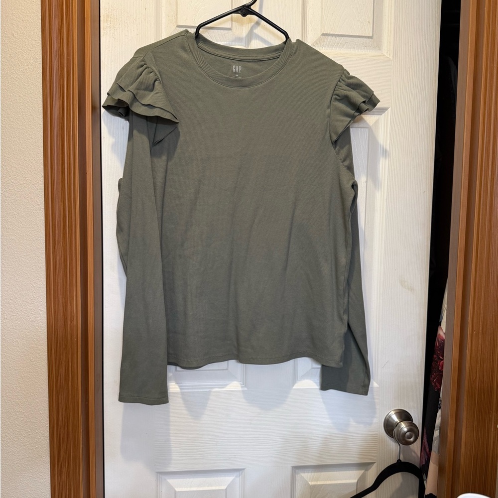 Gap ribbed long sleeve with ruffle detail